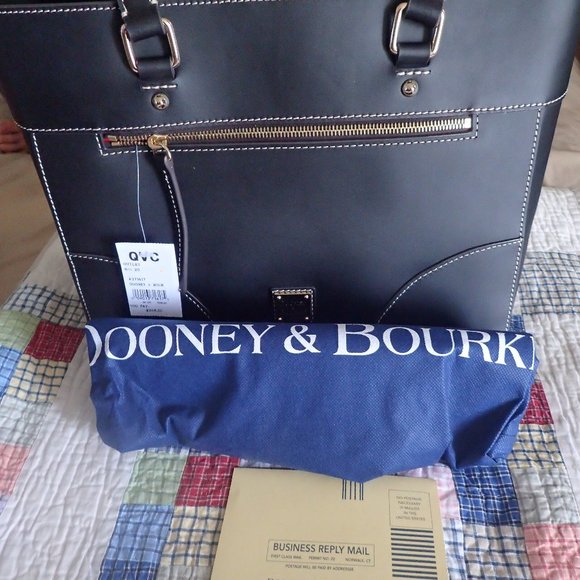 Dooney & Bourke Beacon Leather Zip-Top Large Tote - Picture 1 of 9